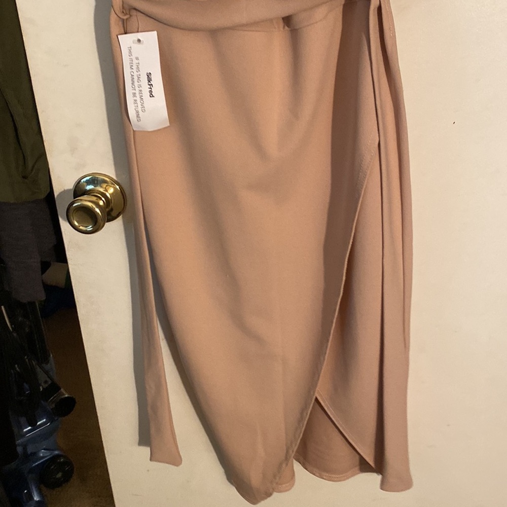 Dress - Picture 2 of 3